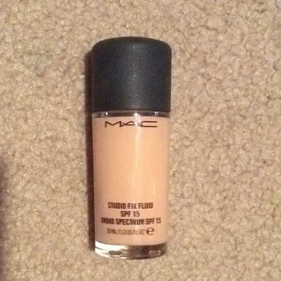 mac studio fix foundation nw22